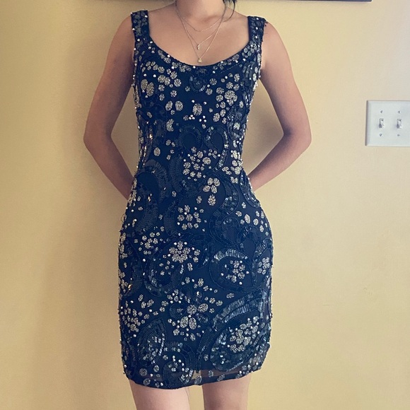 Vintage Dresses & Skirts - Vintage Black Beaded Floral Scoop-Neck Mini Dress